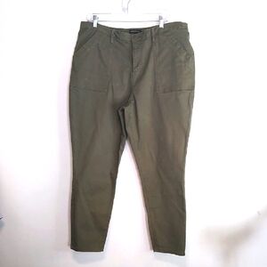 Banana Republic Women's Cargo Pants in Olive - Size 18
